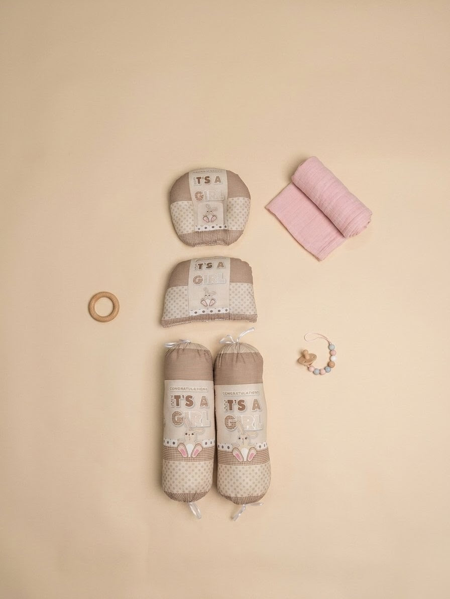It’s a Girl Baby Bedding Set (8 Pieces)