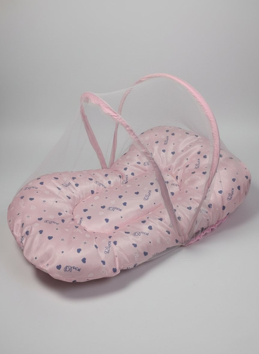 Cute Heart Print Baby bed (8 Pieces)
