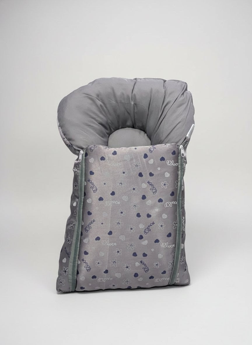 Cute Heart Print Baby bed (8 Pieces)