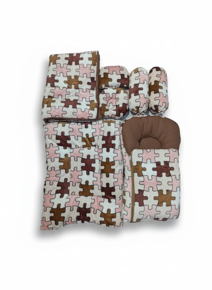 SnuggleNest Velvet Baby Set – 7 Pieces